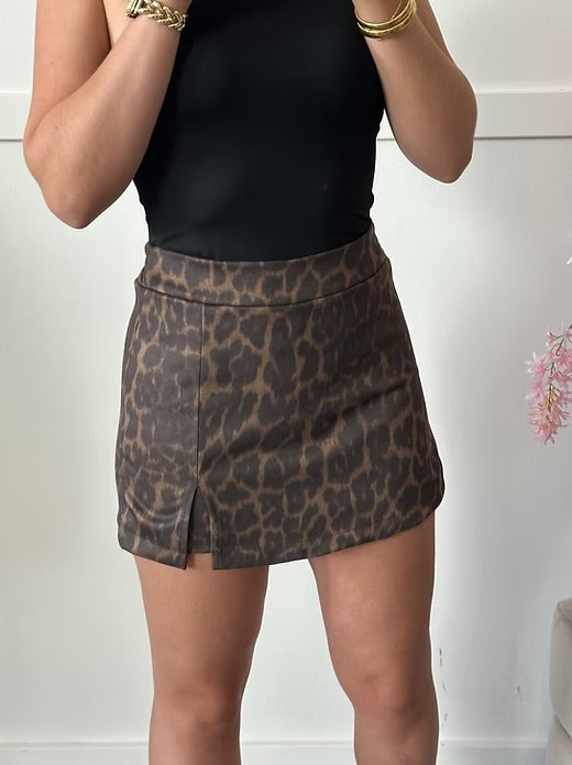 Suède Leopard Skort