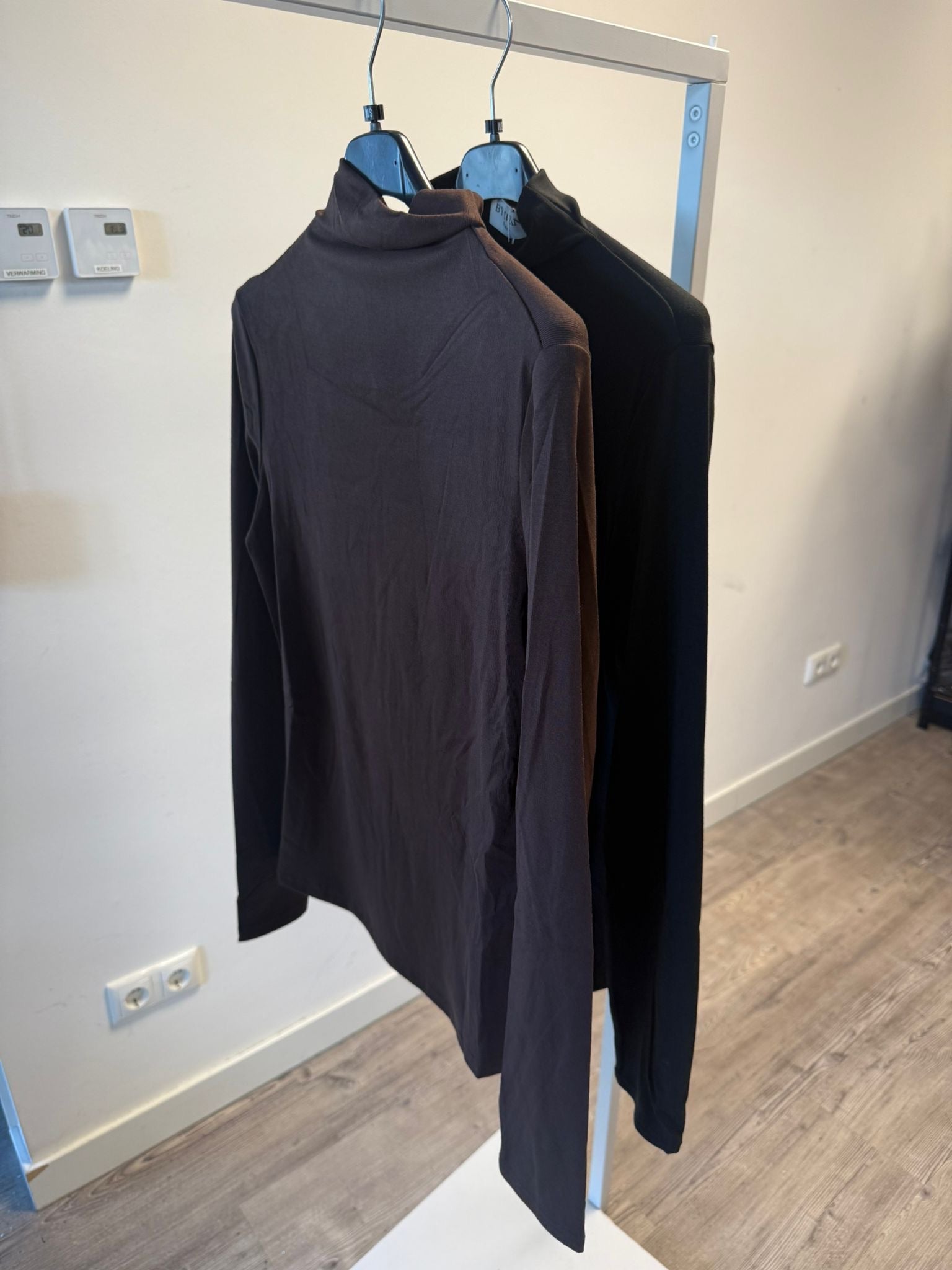 TIKTOK STUNT - BY SWAN TOPS