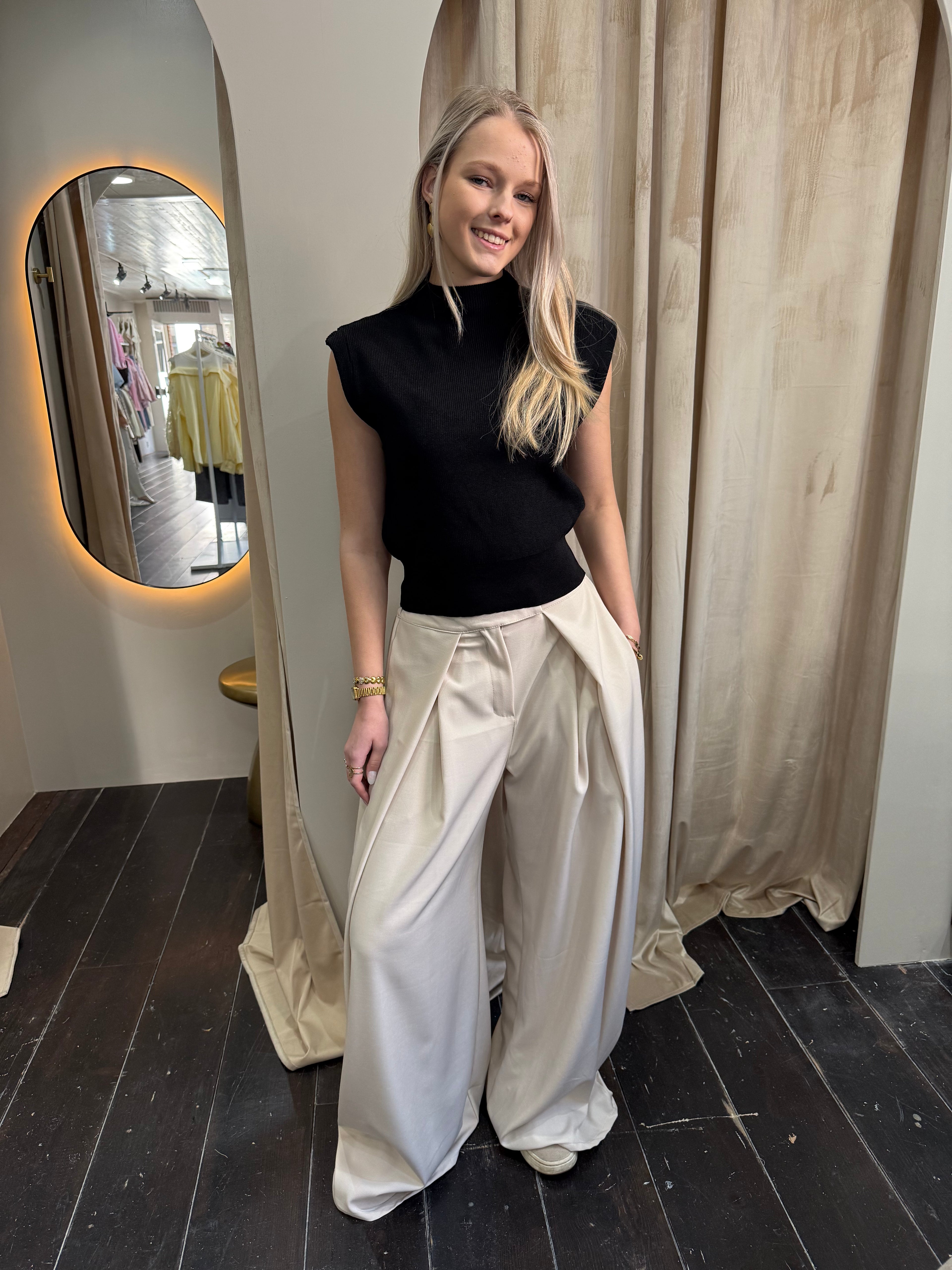 Wide leg pantalon 'plooien' beige