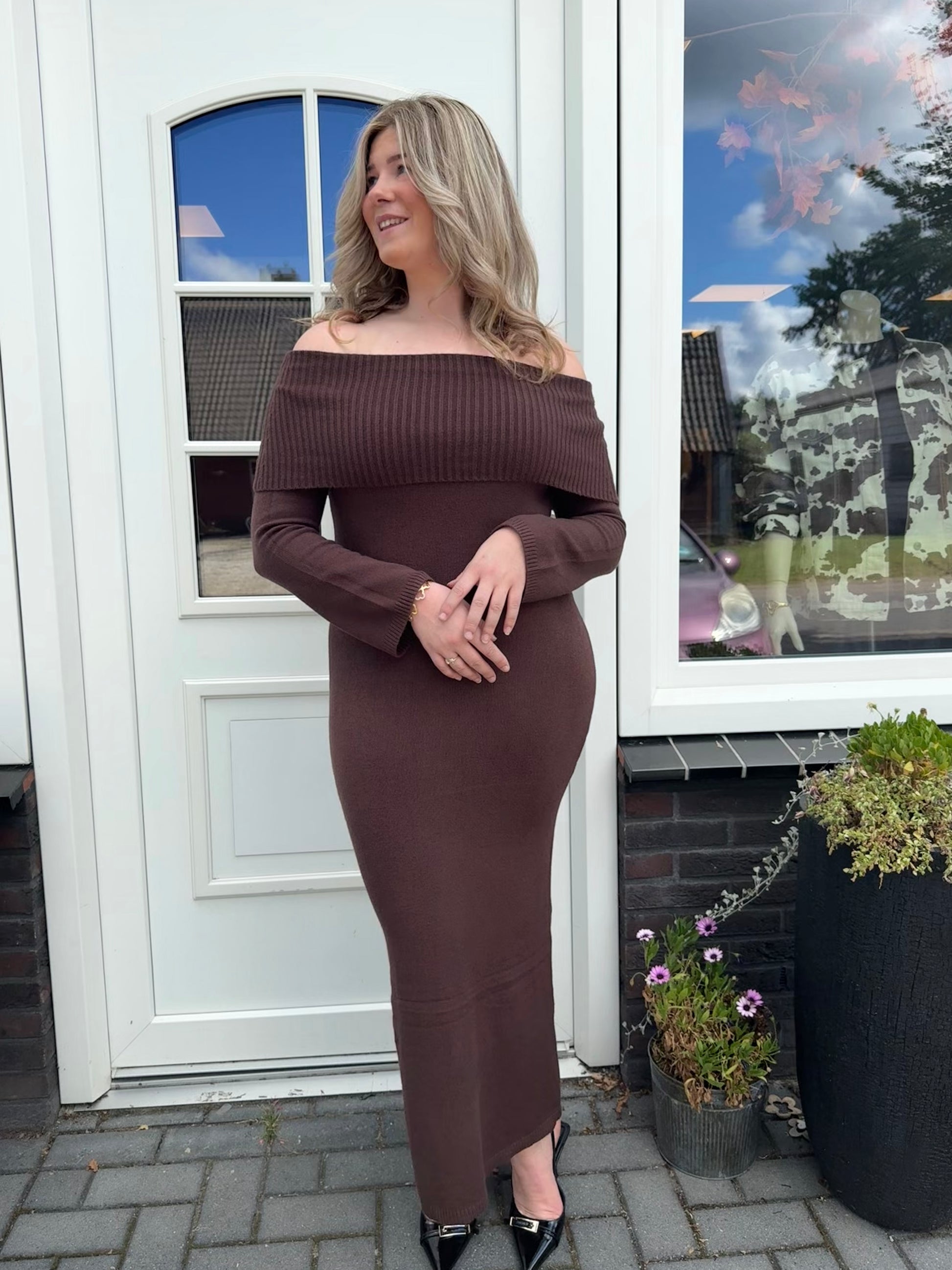 Off Schoulder Dress Bruin