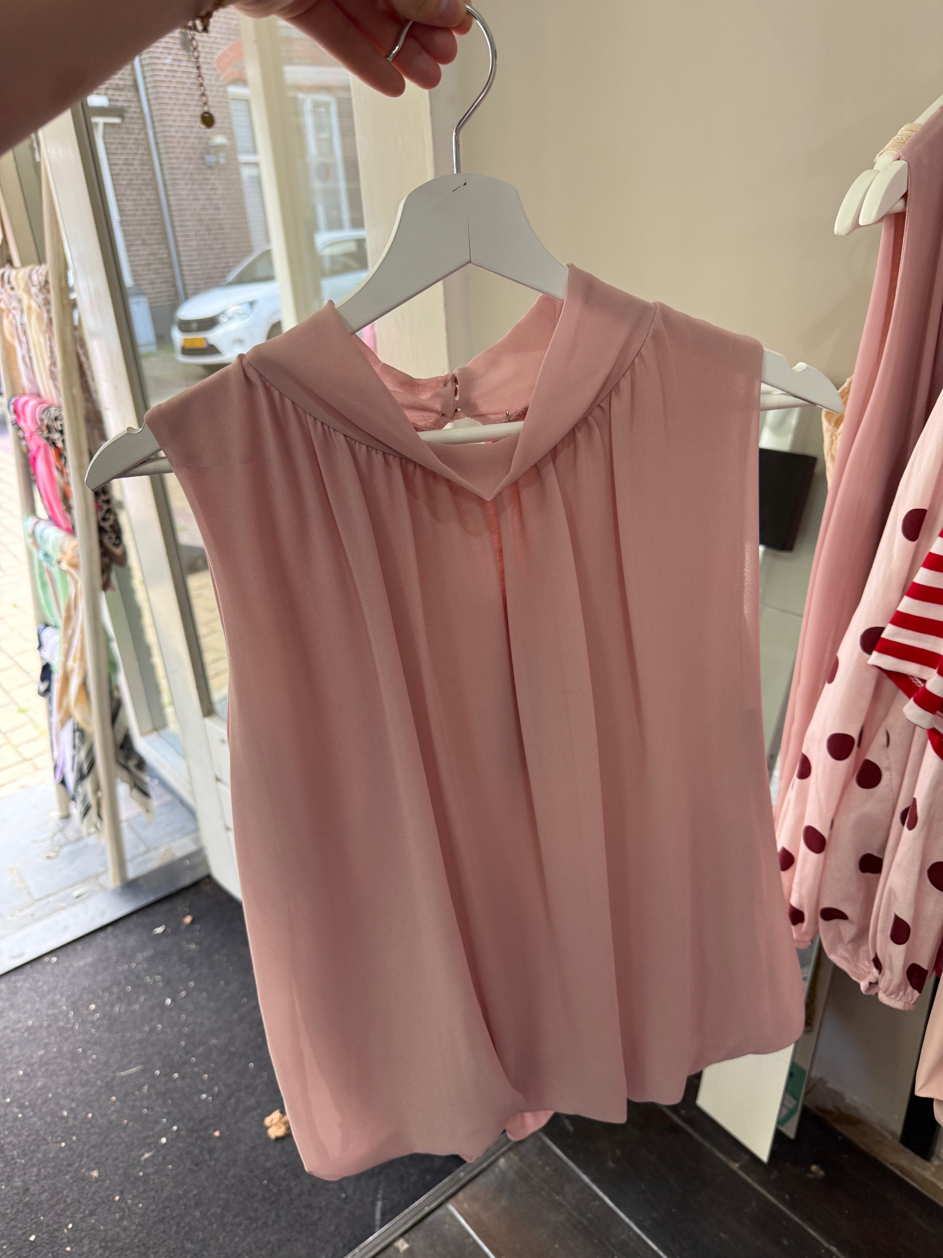Hemdje Roze